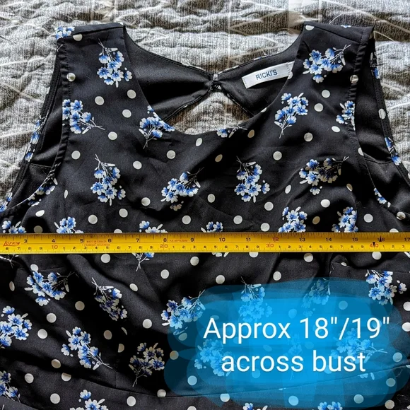 Rickie's blue, white flower & polka dot dress, size 8 ladies, NWOT - Picture 8 of 10